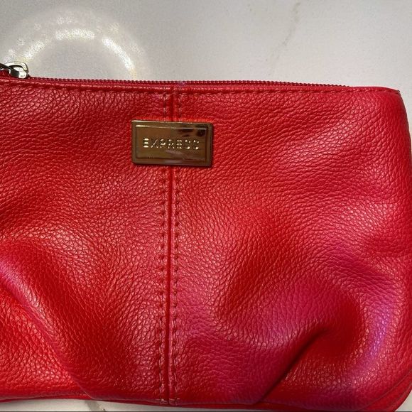 EXPRESS | Coral Wristlet - Picture 3 of 6